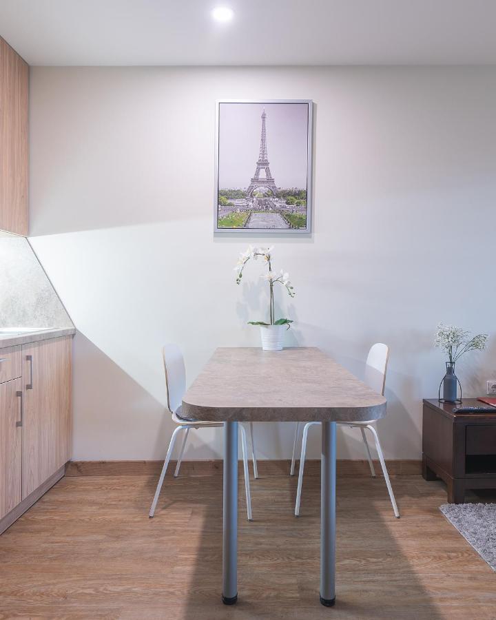 Gyneju Self Check-In Apartments Vilnius Luaran gambar